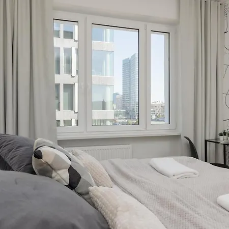 Amazing Spacious In Center By Renters Apartamento *