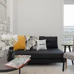 Amazing Spacious In Center By Renters