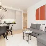 Amazing Spacious In Center By Renters アパート