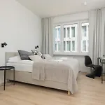 Amazing Spacious In Center By Renters *