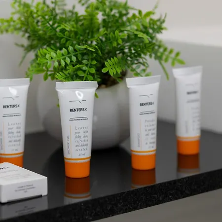 Amazing Spacious In Center By Renters