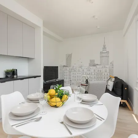 Amazing Spacious In Center By Renters