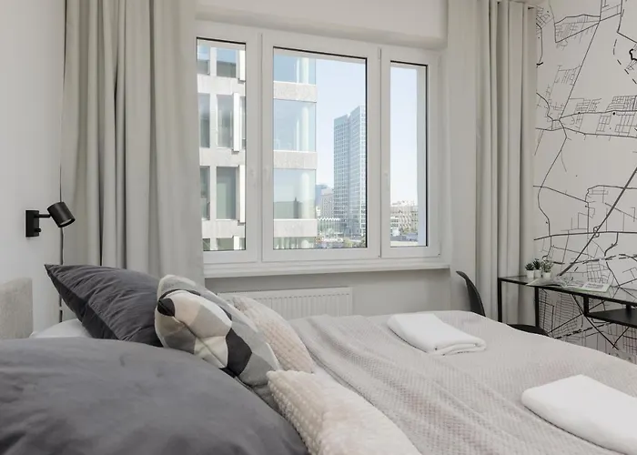 Amazing Spacious In Center By Renters Apartment *