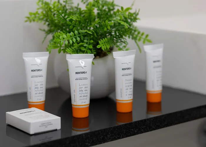 Amazing Spacious In Center By Renters