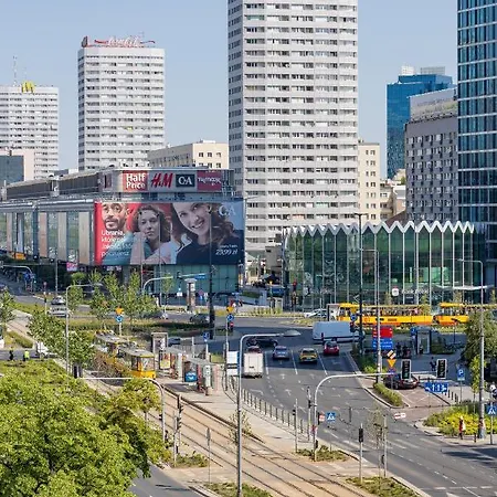 Amazing Spacious In Center By Renters Daire