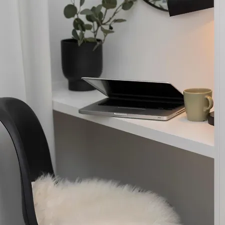 Amazing Spacious In Center By Renters Daire Varşova