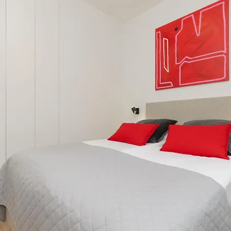 Amazing Spacious In Center By Renters Apartment Warsaw